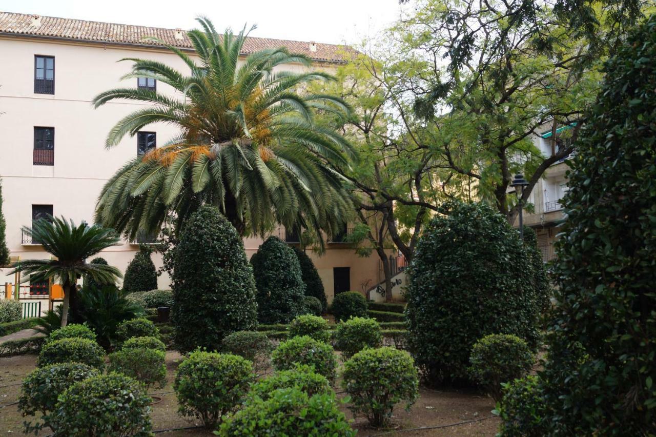 Apartamento Plaza Alfonso XII Malaga Ngoại thất bức ảnh