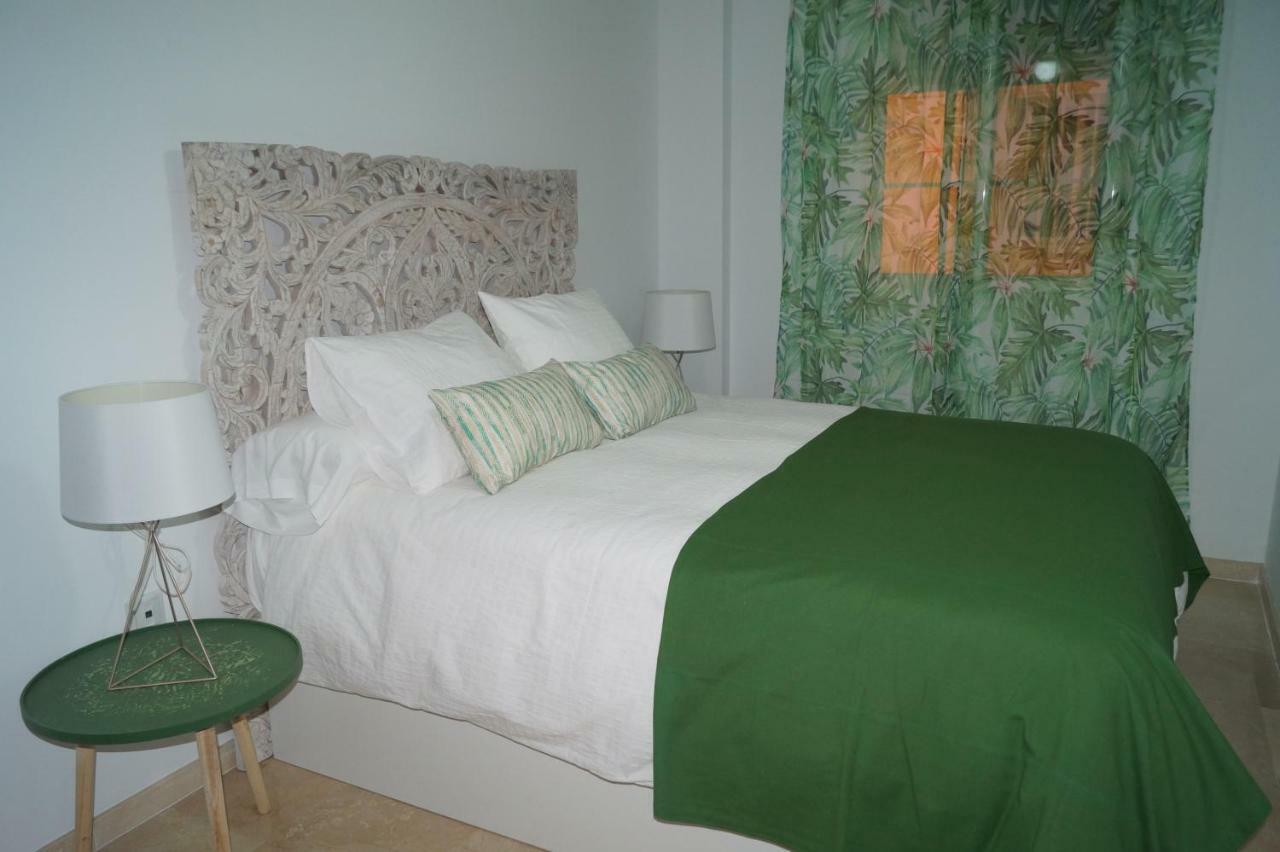 Apartamento Plaza Alfonso XII Malaga Ngoại thất bức ảnh