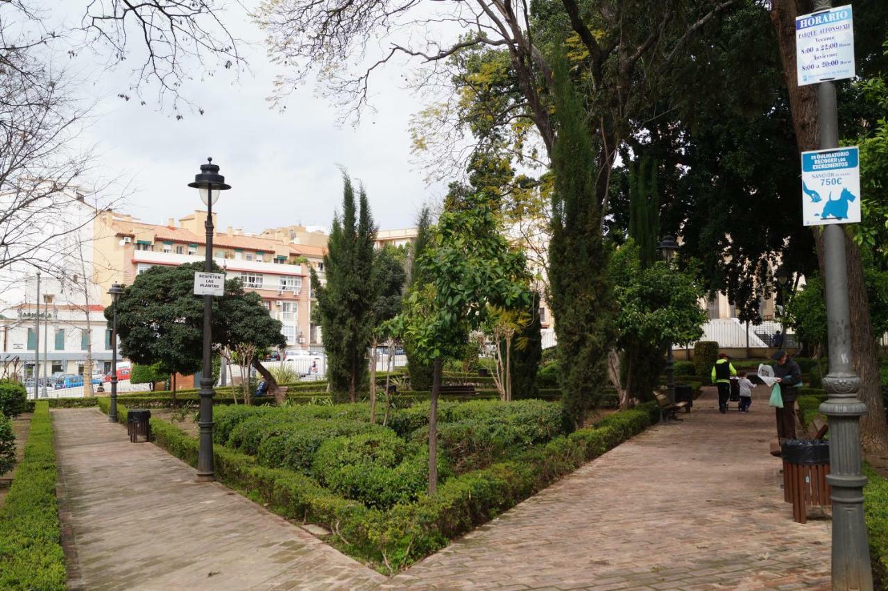 Apartamento Plaza Alfonso XII Malaga Ngoại thất bức ảnh